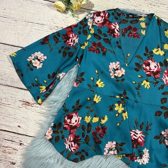 Zara Satin Royal Blue Floral Bell Sleeve Blouse - Picture 4 of 9